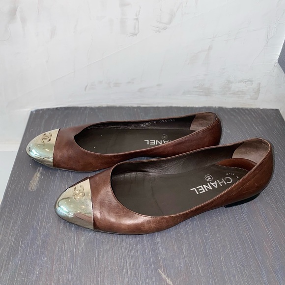 Chanel Brown Ballet Flats with silver Metal Toe. Size 39 - Picture 6 of 13